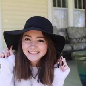 Meet your Posher, Christina